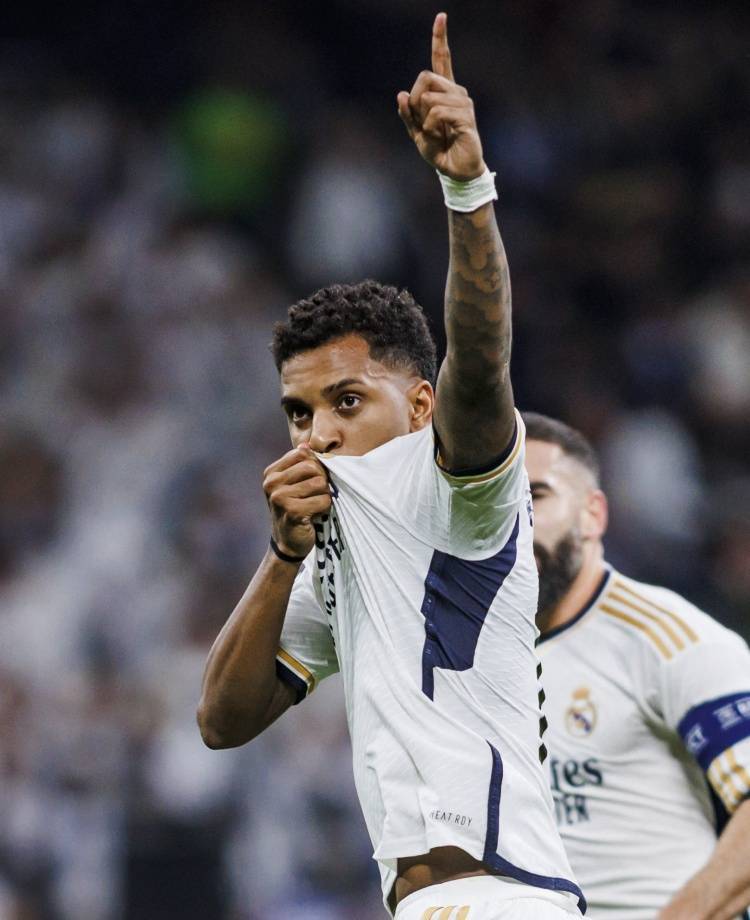 开云娱乐德布劳内迎来五赛季高光表现,曼联球迷沸腾!(德布劳内新合同揭秘!总价值达6300万 英超顶薪)