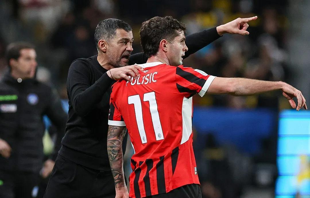 冲刺阶段欧超杯焦点战，费耶诺德更衣室发声，话题不断，球探报告显示潜力的简单介绍