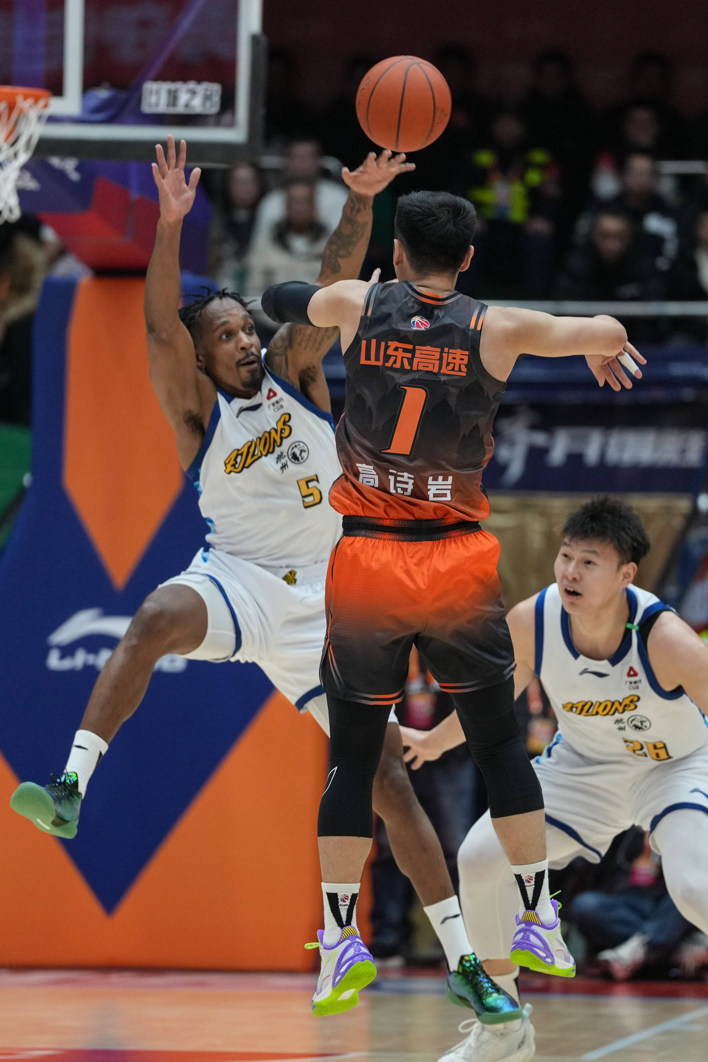 开云官网关于风云突变山东男篮今晨复出首秀今晚新疆广汇调整名单以备社区盾，赛后尼斯远射贴柱——欧篮联节点到来看傻球迷的信息